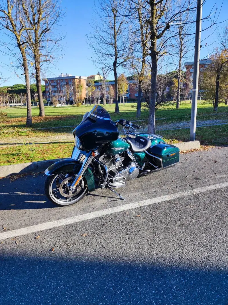 Harley-Davidson 1690 Street Glide Special (2014 - 16) - FLHX