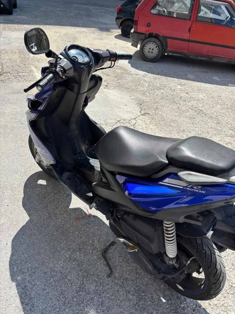 Yamaha Aerox 50 R 4t (2018 - 20) (4)