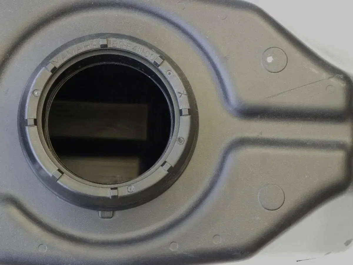 Serbatoio Yamaha YZF R125 (n.402), cod.: 5D7-F4110 (3)