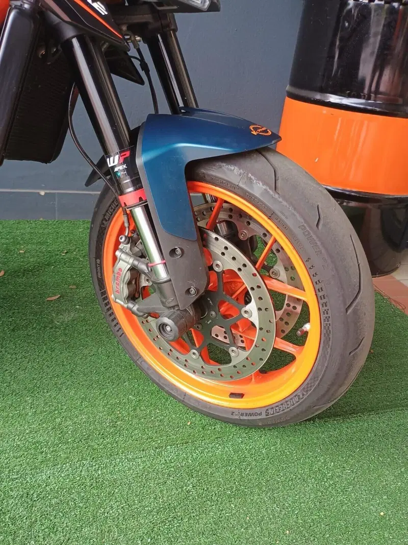 KTM 890 Duke R (2022 - 23) (7)