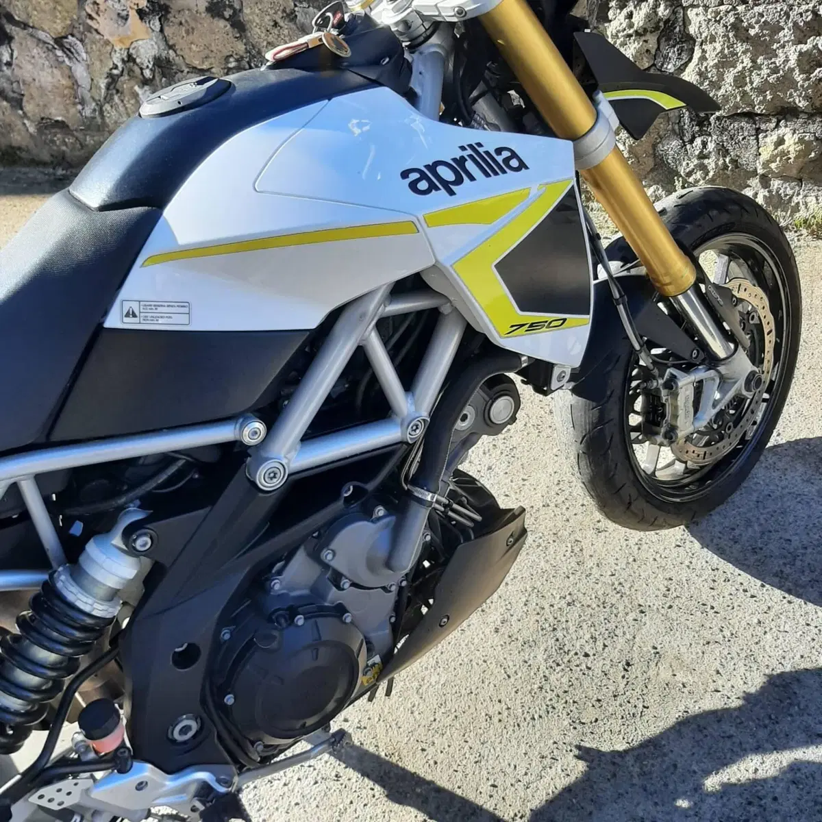 Aprilia Dorsoduro 750 ABS (2009 - 17) (7)