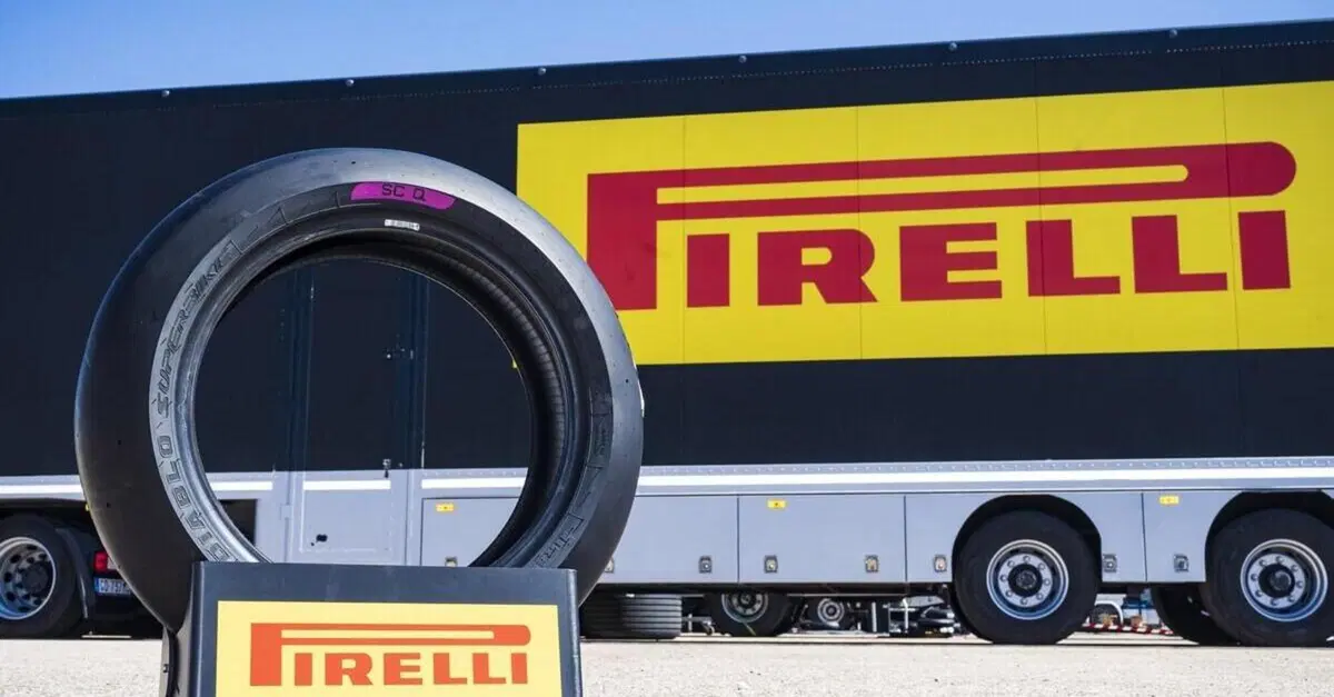 MotoGP. Le Pirelli del 2027? Sebastian Risse di KTM immagina poca stabilit&agrave;, Davide Tardozzi invece 