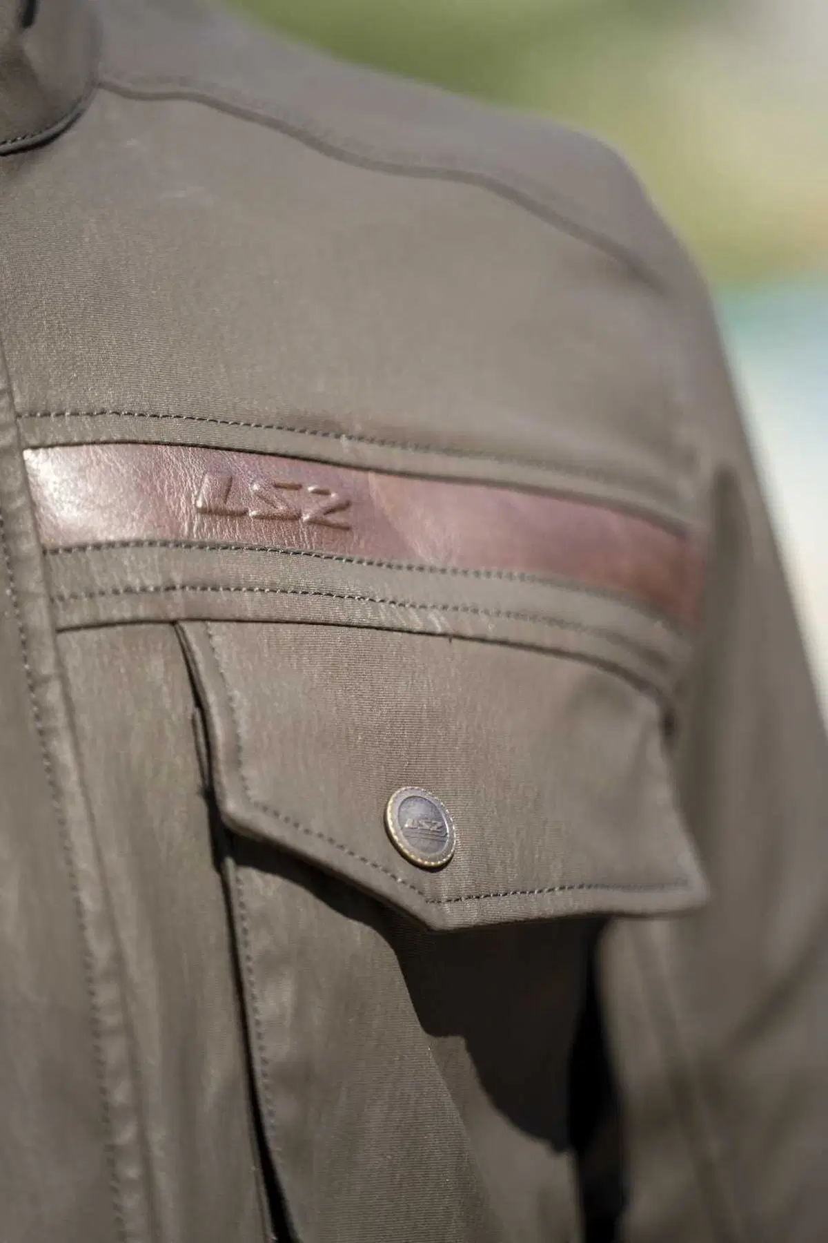 Giacca LS2 Liberty: stile urbano, protezione e versatilità per l’uso quotidiano (2)