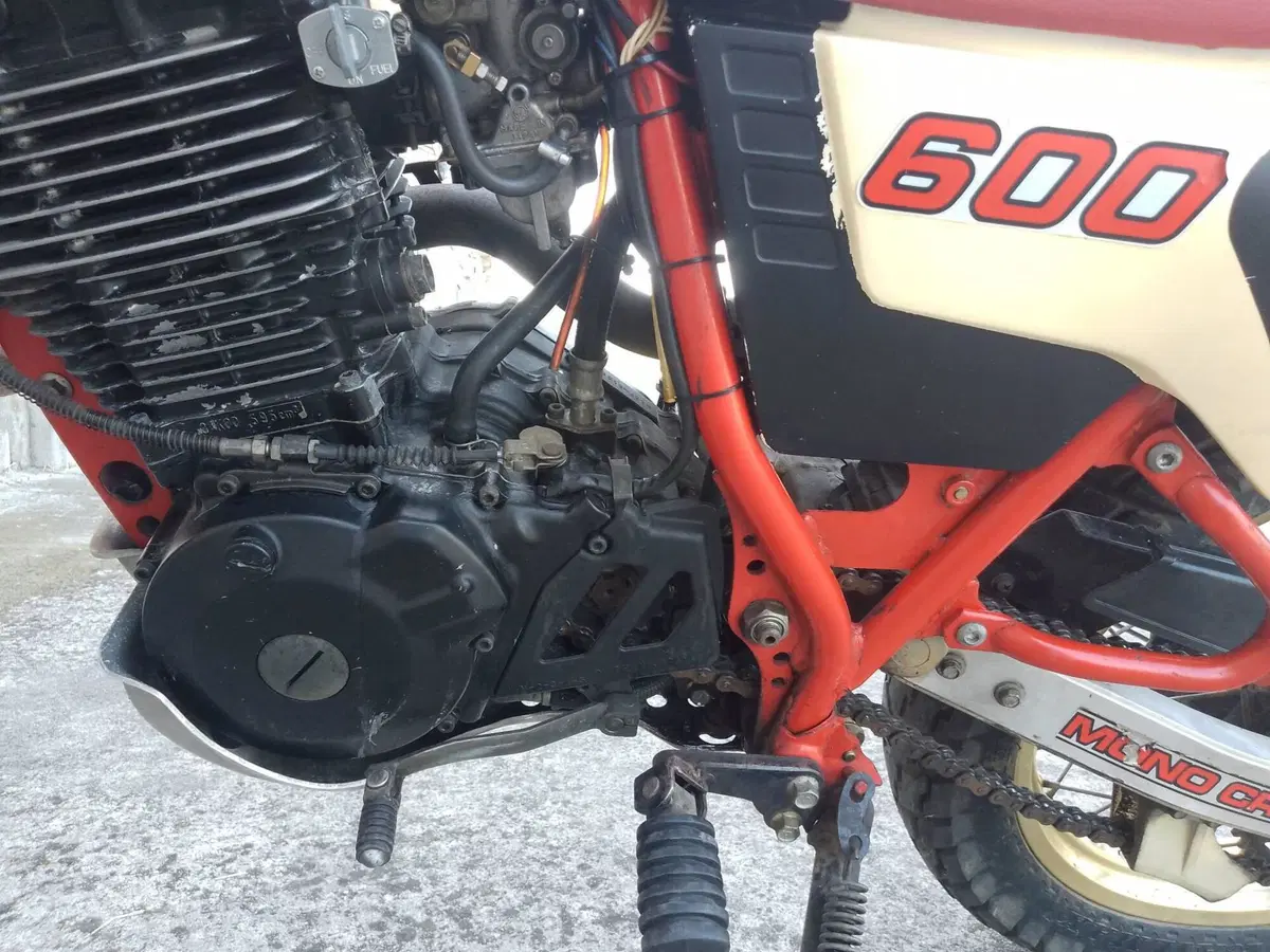Yamaha xt 600  (6)