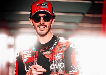 Il bambino che potrà correre grazie ad un commento di Bagnaia [VIDEO]