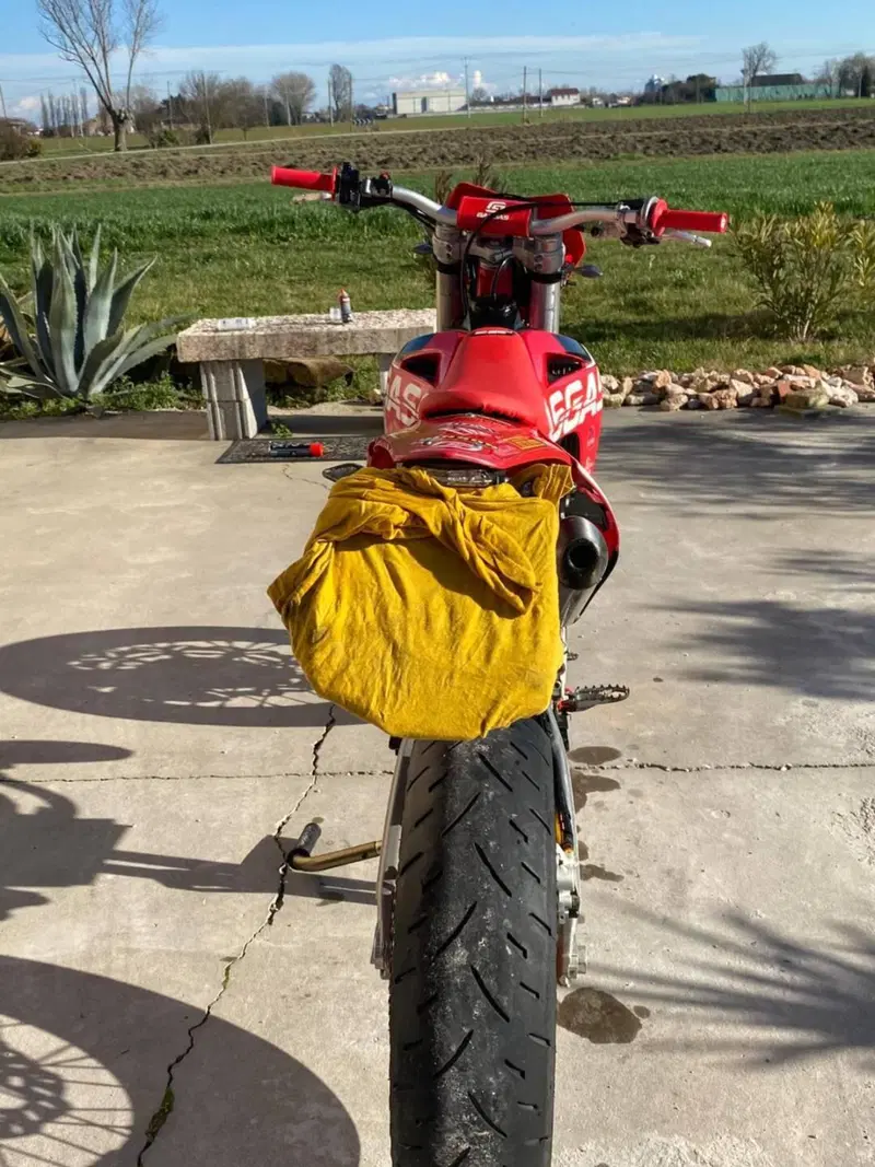 GASGAS MC 125 (2024) (2)