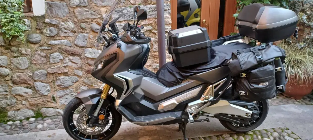 Honda X-ADV 750 (2017) (2)
