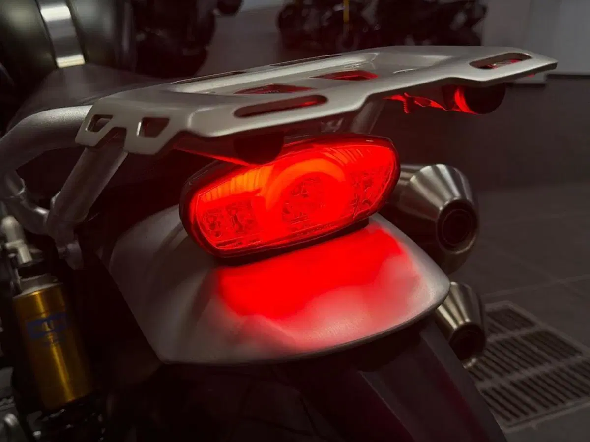 Triumph Scrambler 1200 XC Gold Line Edition (2021 - 23) (12)