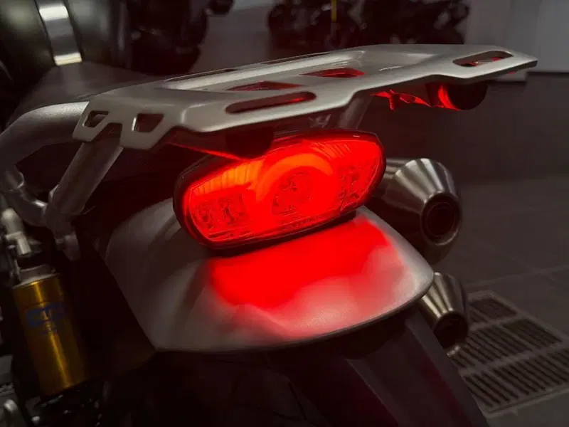 Triumph Scrambler 1200 XC Gold Line Edition (2021 - 23) (12)