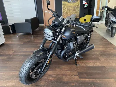 Moto Guzzi V9 Bobber Special Edition (2023 - 25) nuova