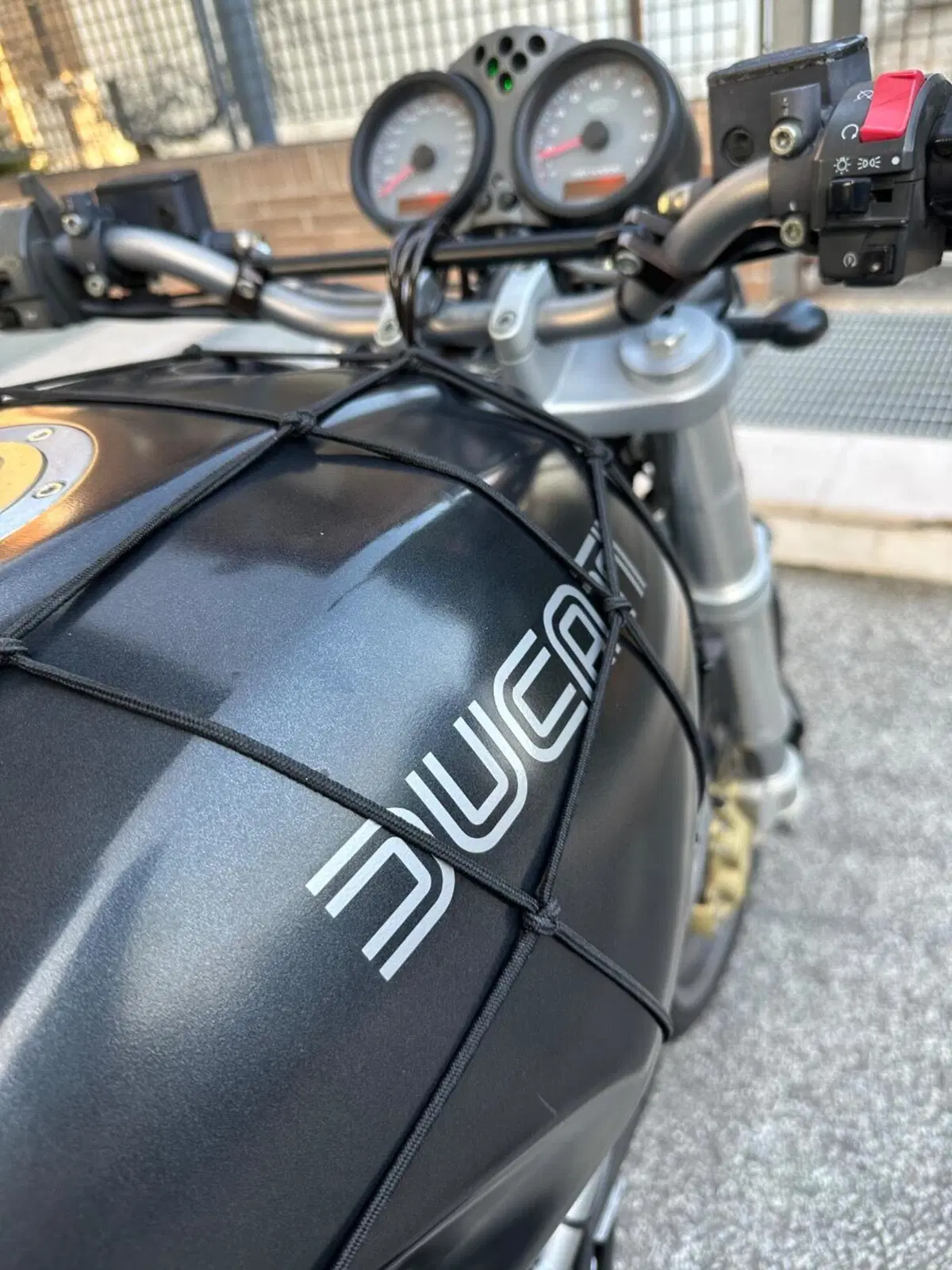 Ducati Monster 620 I.E. Dark (2002) (6)
