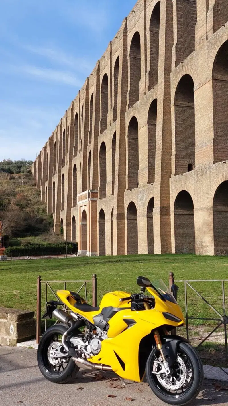 Ducati Panigale V2 S (2025 - 26) (4)