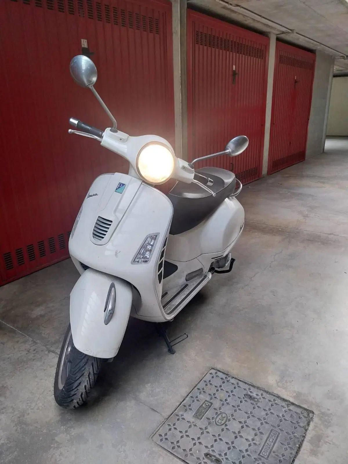 Vespa GTS 300 Super (2008 - 16) (2)