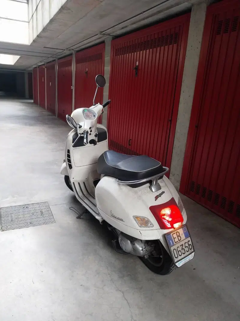 Vespa GTS 300 Super (2008 - 16) (5)