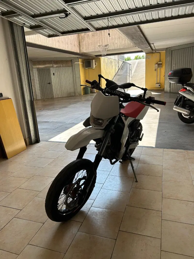 Fantic Motor Motard 125 M Casa 4t (2018) (2)