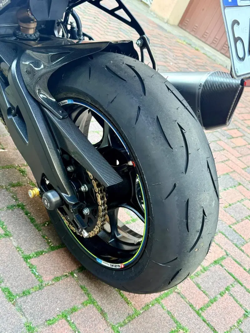 Suzuki GSX-R1000 (2017 - 18) (7)