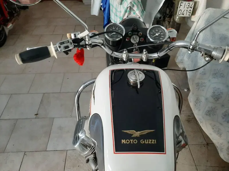 Moto Guzzi V7 special (5)