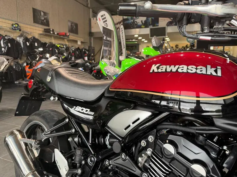 Kawasaki Z 900 RS (2022 - 25) (8)