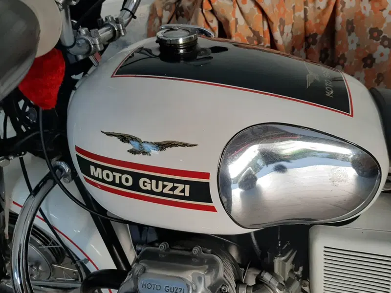 Moto Guzzi V7 special (8)