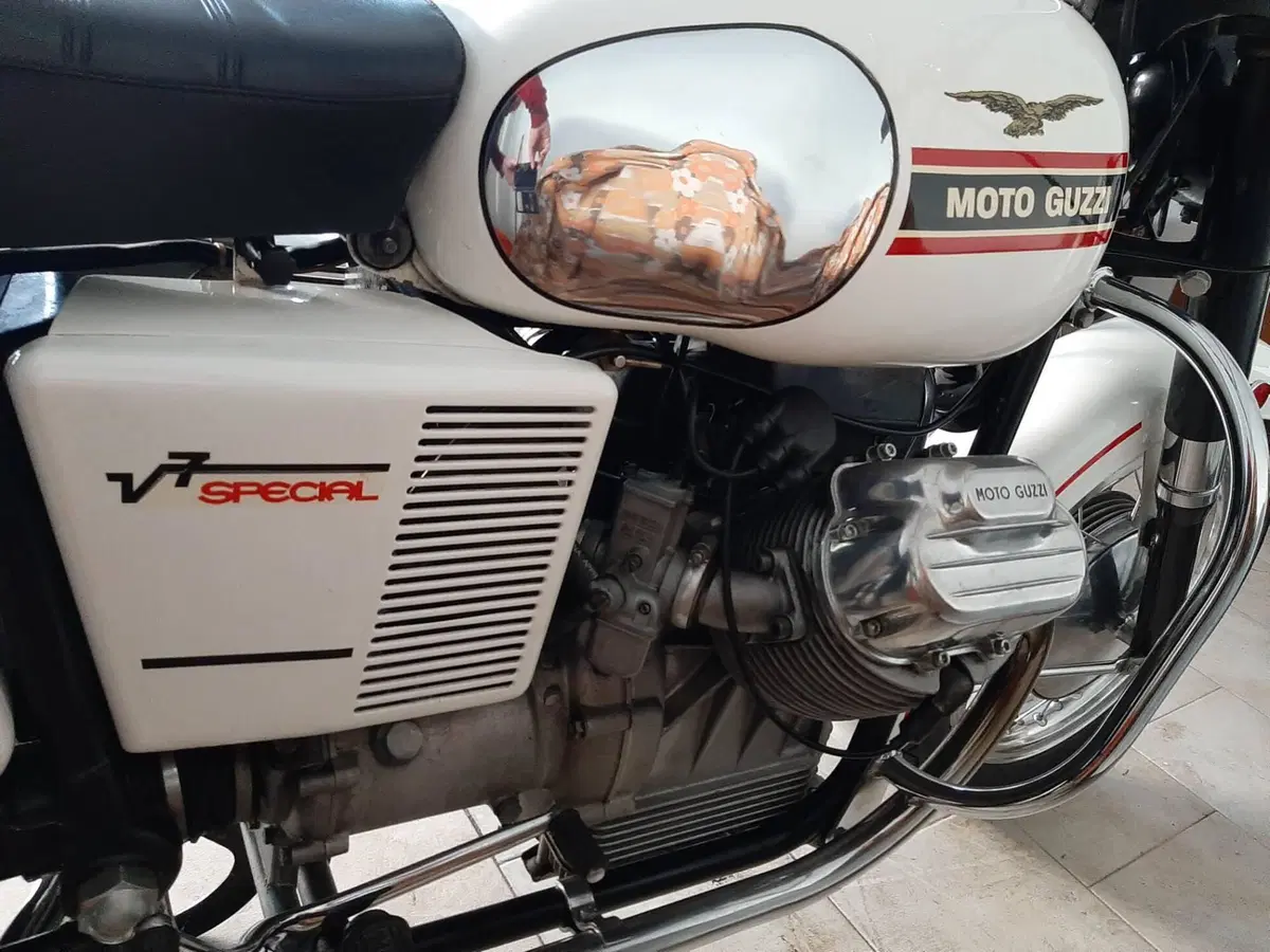 Moto Guzzi V7 special (10)