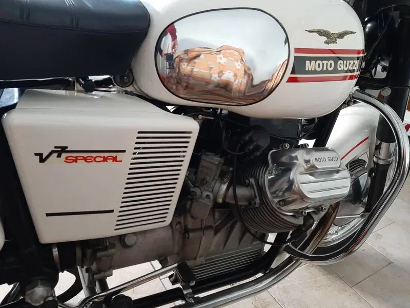 Moto Guzzi V7 special (10)