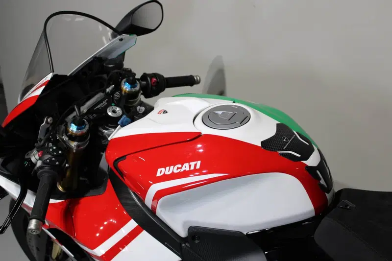 Ducati Panigale V4 Tricolore (2025 - 26) (5)