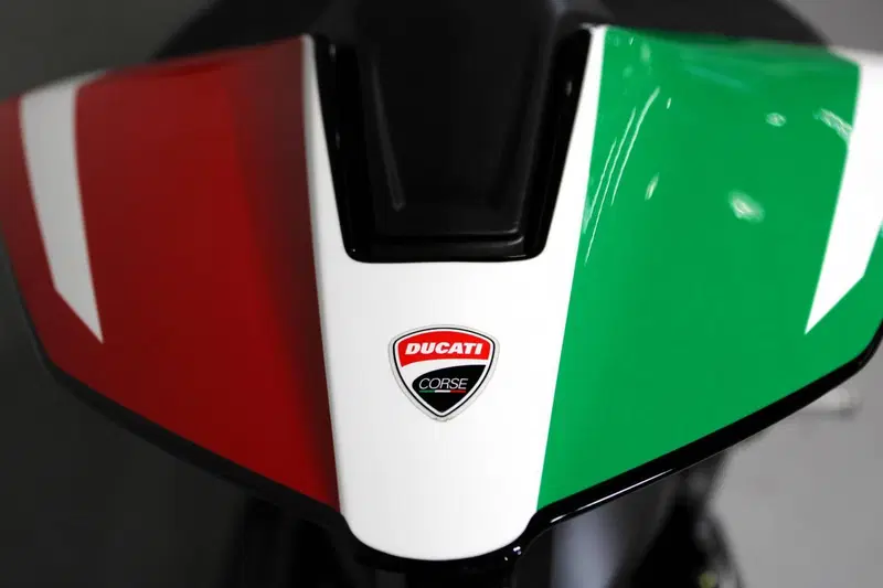Ducati Panigale V4 Tricolore (2025 - 26) (11)