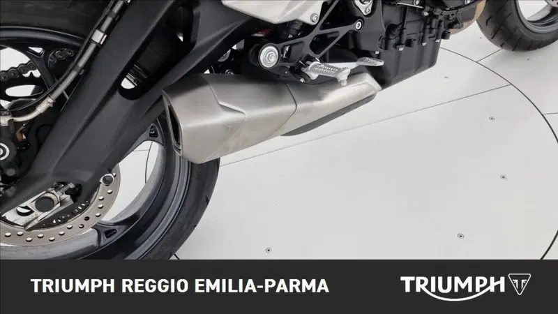 Triumph Street Triple 765 R (2023 - 26) (17)