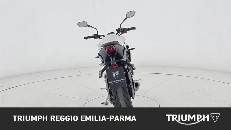 Triumph Street Triple 765 R (2023 - 26) (2)