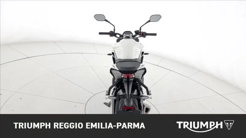 Triumph Street Triple 765 R (2023 - 26) (14)