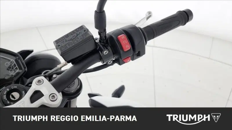 Triumph Street Triple 765 R (2023 - 26) (10)