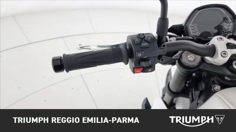 Triumph Street Triple 765 R (2023 - 26) (11)