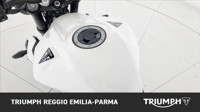 Triumph Street Triple 765 R (2023 - 26) (12)
