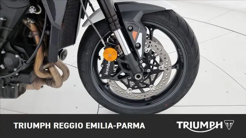 Triumph Street Triple 765 R (2023 - 26) (21)