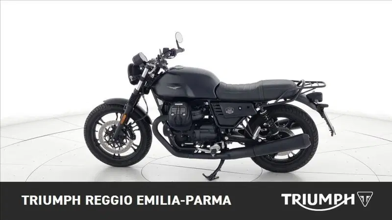 Moto Guzzi V7 III Stone Night Pack (2019 - 20) (7)