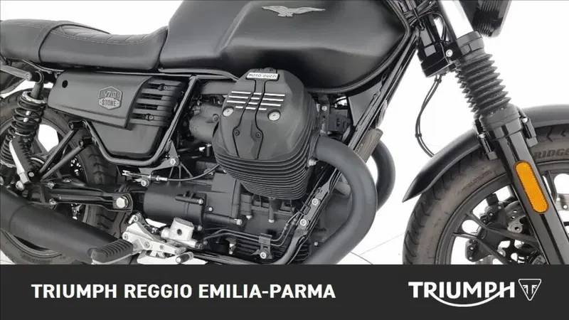 Moto Guzzi V7 III Stone Night Pack (2019 - 20) (20)