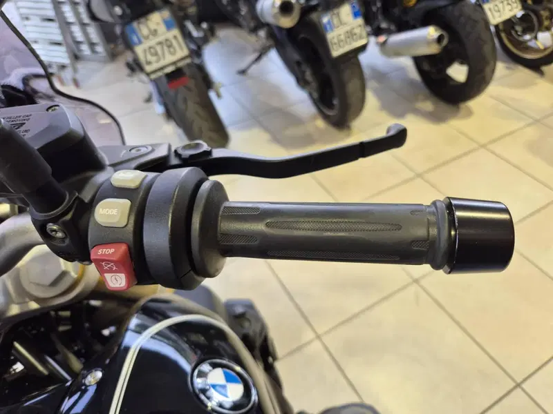 Bmw R 1200 R Black Edition (2017 - 18) (10)