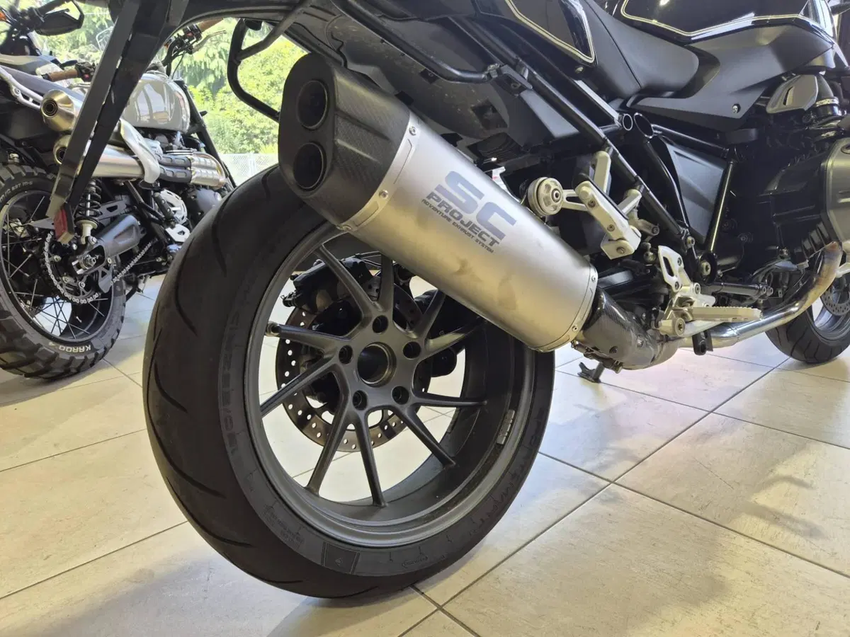 Bmw R 1200 R Black Edition (2017 - 18) (16)