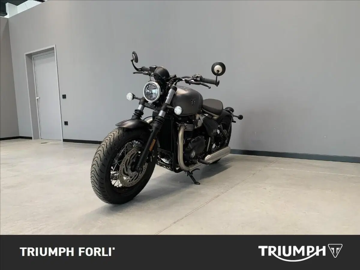 Triumph Bonneville Bobber 1200 (2026) (3)