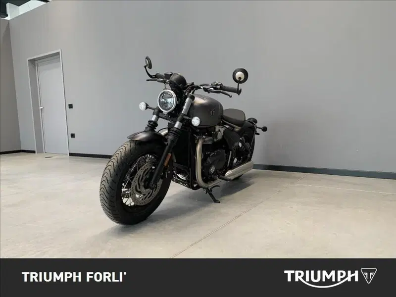 Triumph Bonneville Bobber 1200 (2026) (3)