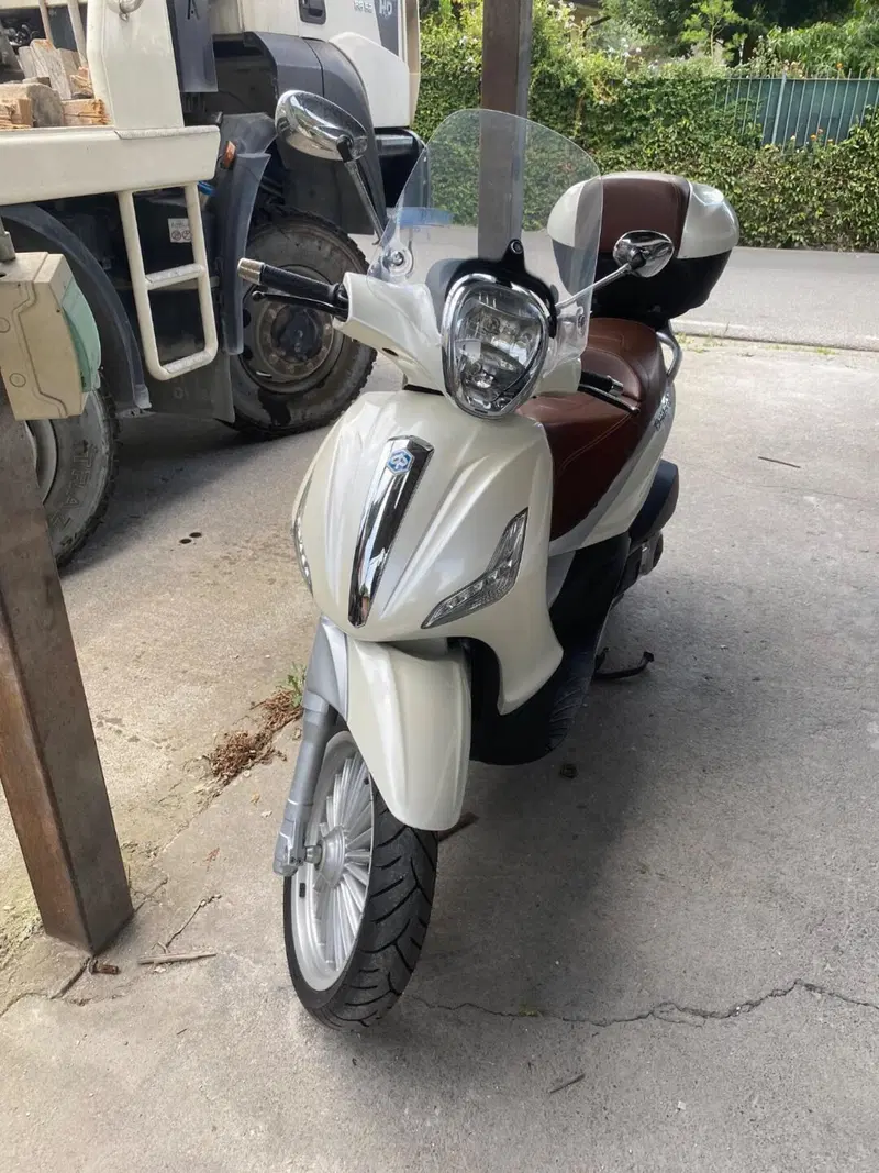 Piaggio Beverly 300 i.e. (2010 - 16)