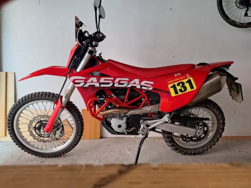GASGAS ES 700 (2022 - 26) (2)