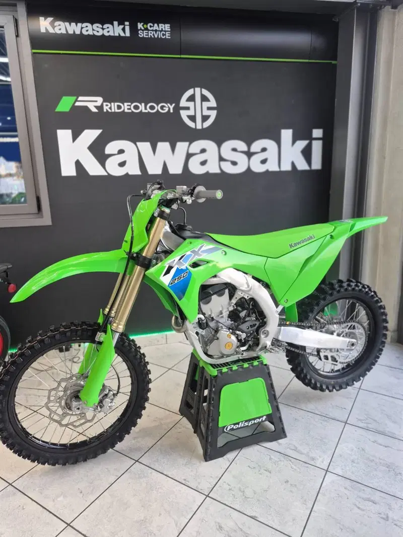 Kawasaki KX 250 (2026) (10)