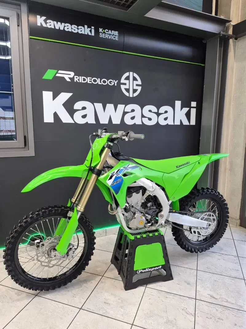Kawasaki KX 250 (2026) (13)