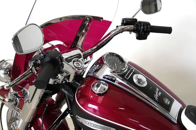 Harley-Davidson Electra Glide Highway King (2023) (15)