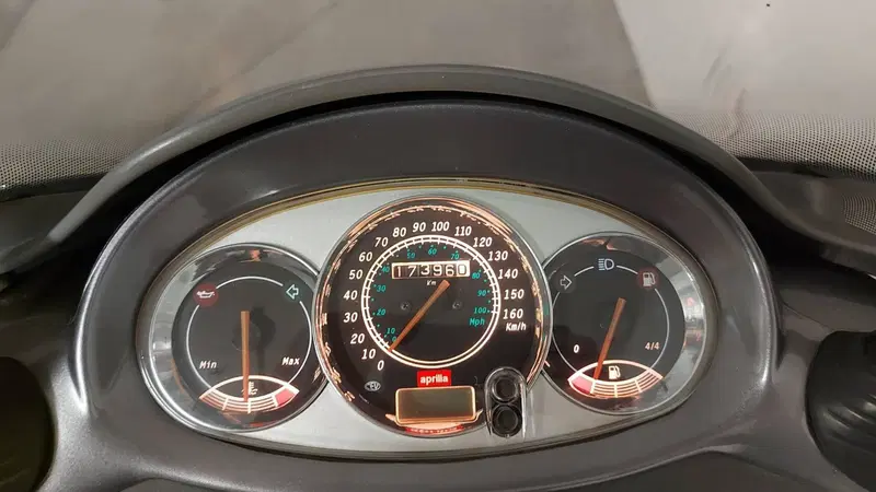 Aprilia Leonardo 150 (2001- 06) ST (2)