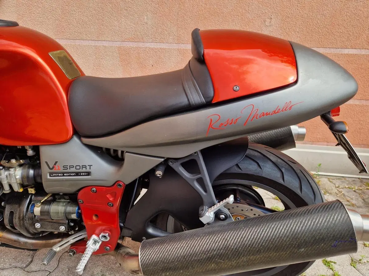 Moto Guzzi V11 SPORT ROSSO MANDELLO (8)