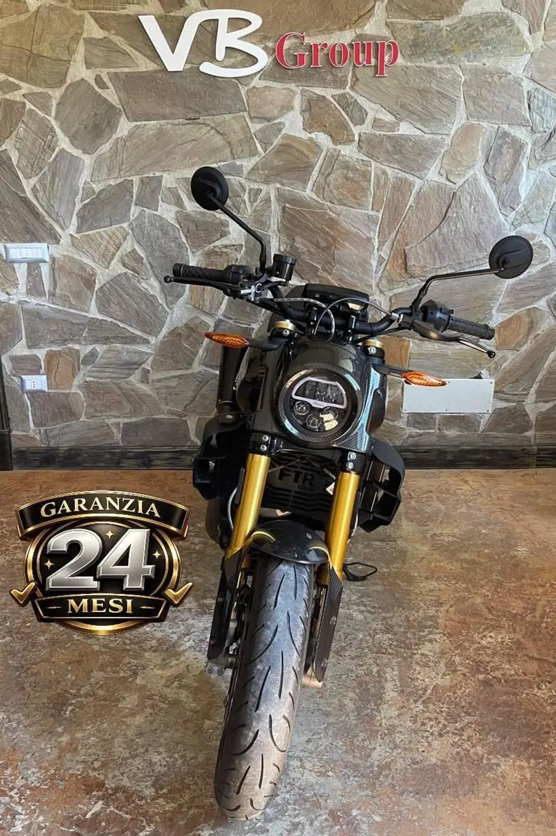 Indian FTR 1200 R Carbon (2021 - 25) (2)