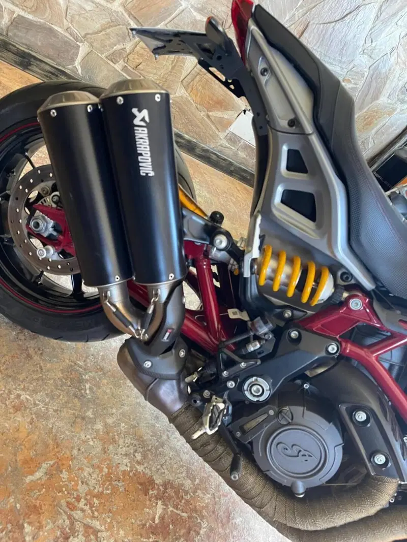 Indian FTR 1200 R Carbon (2021 - 25) (12)