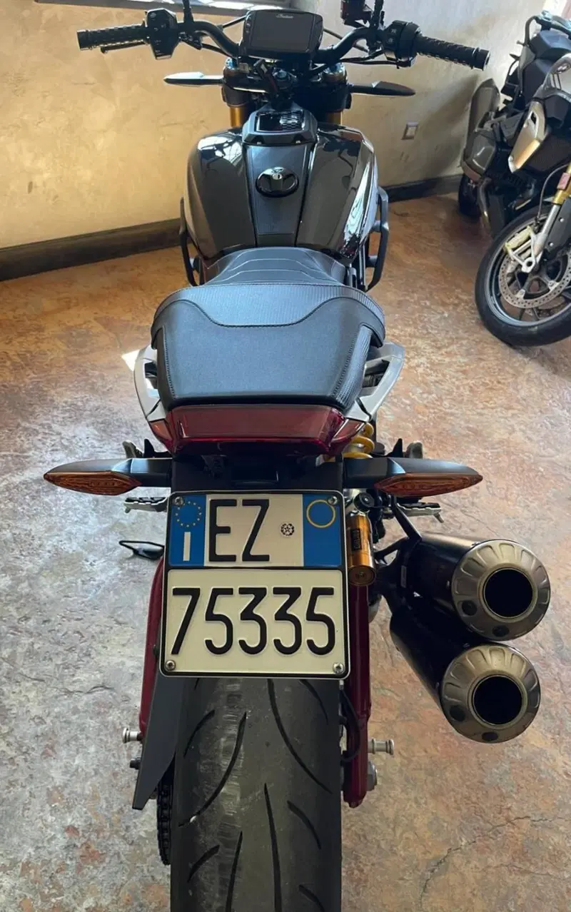 Indian FTR 1200 R Carbon (2021 - 25) (15)